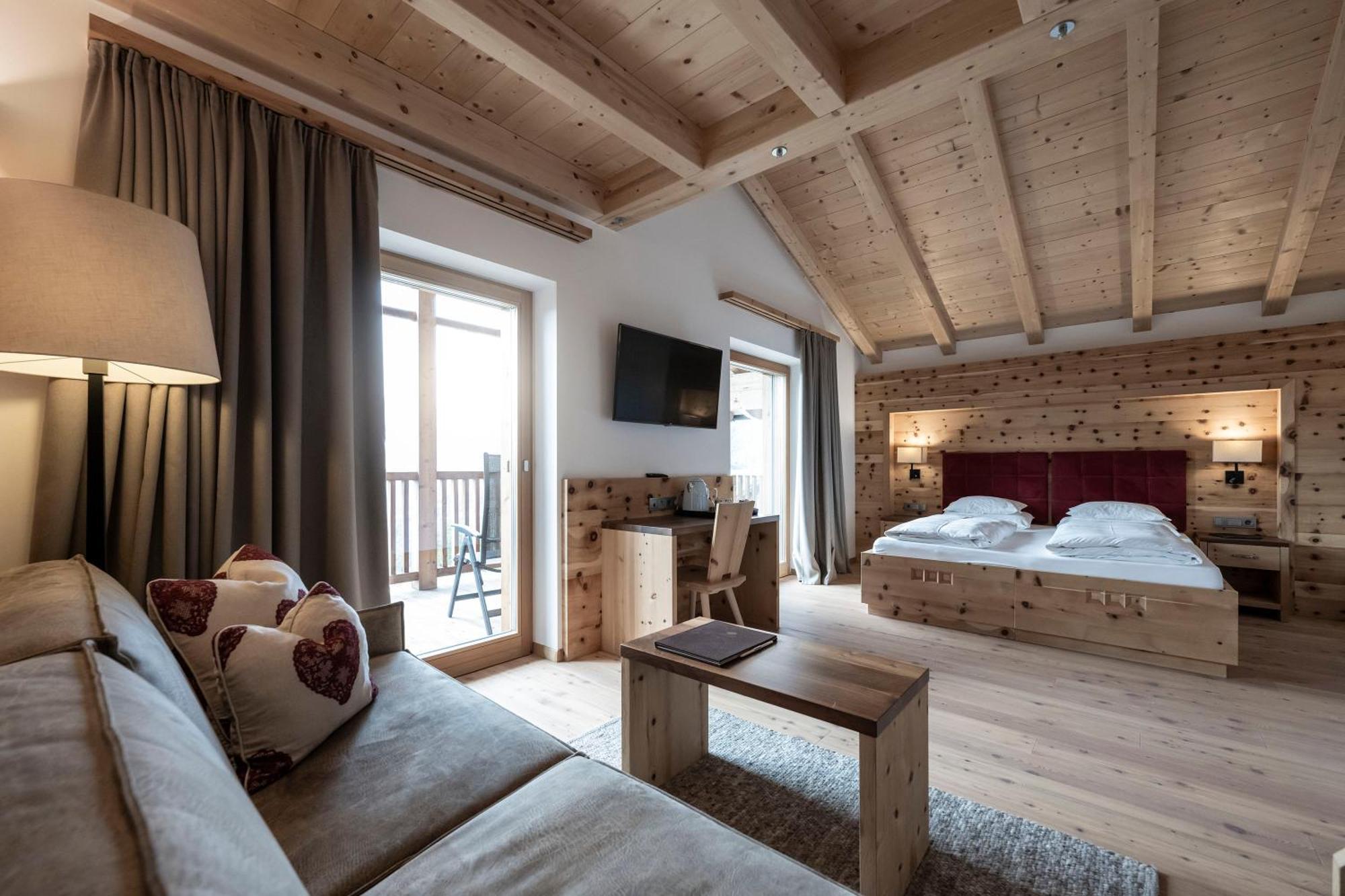 Dolmites Nature Hotel Vigilerhof Сьюзі Екстер'єр фото