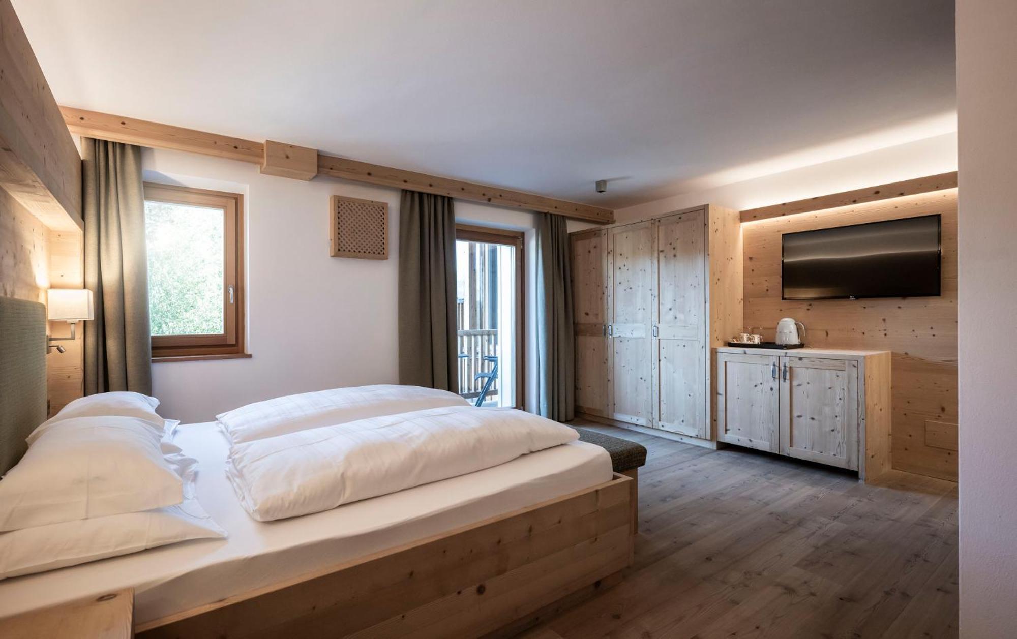 Dolmites Nature Hotel Vigilerhof Сьюзі Екстер'єр фото