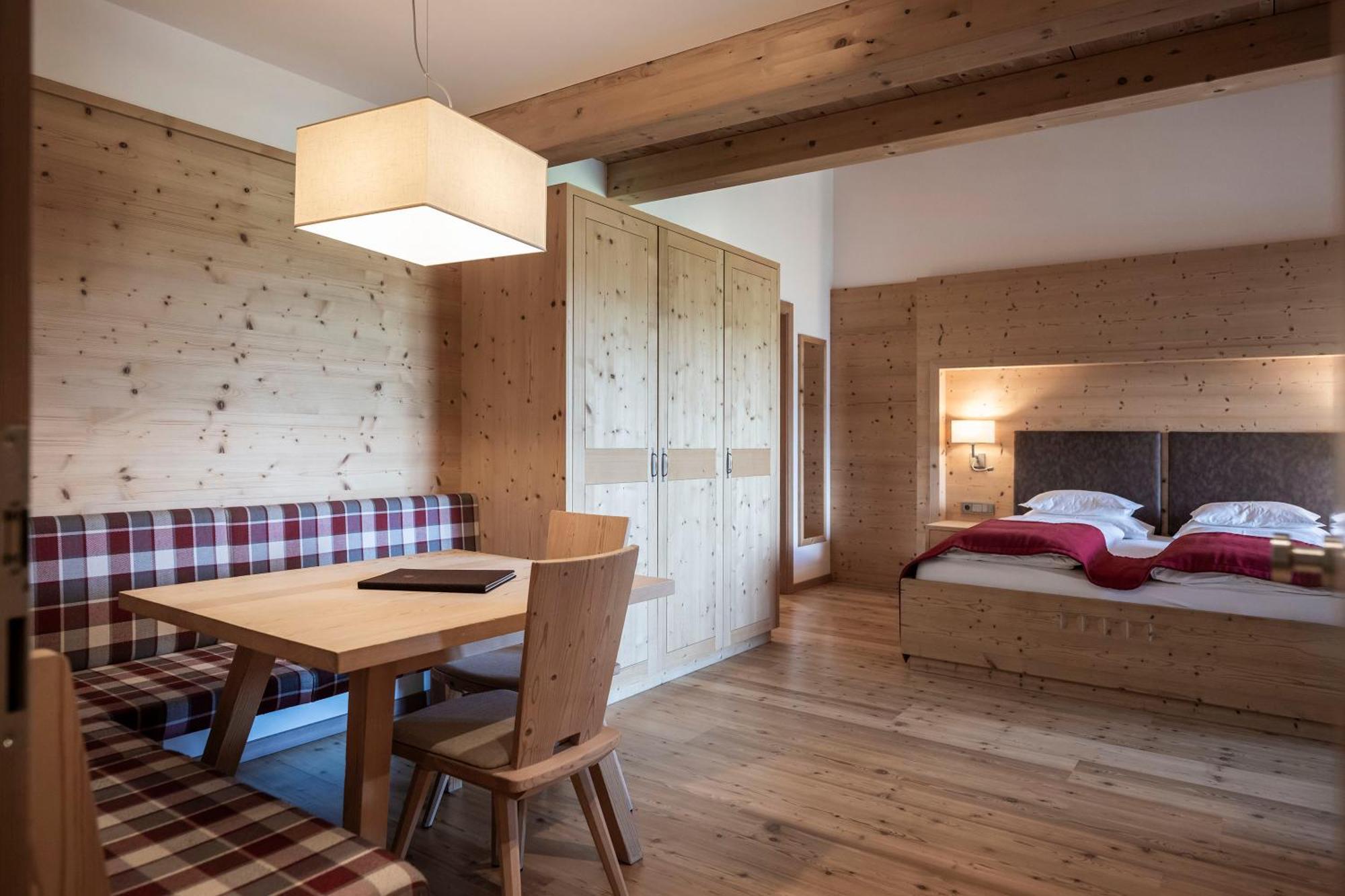 Dolmites Nature Hotel Vigilerhof Сьюзі Екстер'єр фото