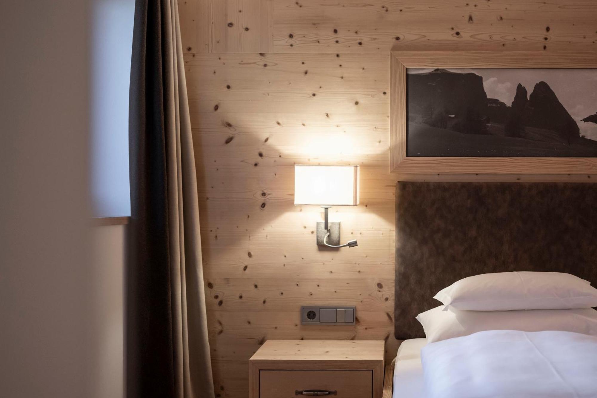 Dolmites Nature Hotel Vigilerhof Сьюзі Екстер'єр фото